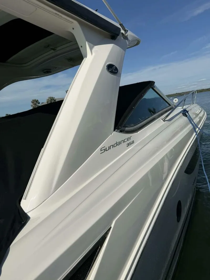 Slide: The Image of Sea Ray 350 Sundancer 2016 - 45