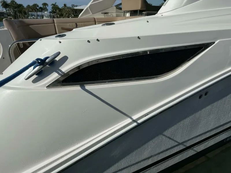 Slide: The Image of Sea Ray 350 Sundancer 2016 - 46