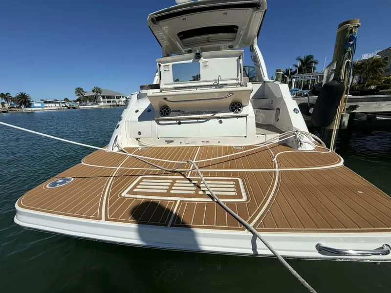 Slide: The Image of Sea Ray 350 Sundancer 2016 - 48