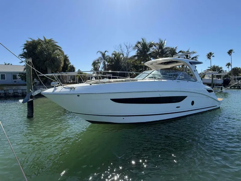 Slide: The Image of Sea Ray 350 Sundancer 2016 - 55