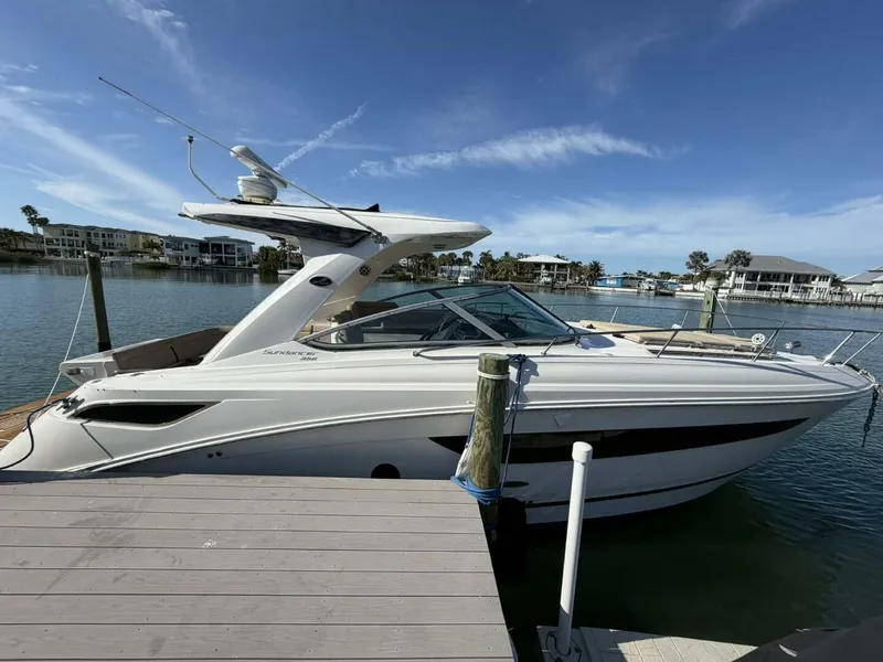 Slide: The Image of Sea Ray 350 Sundancer 2016 - 6