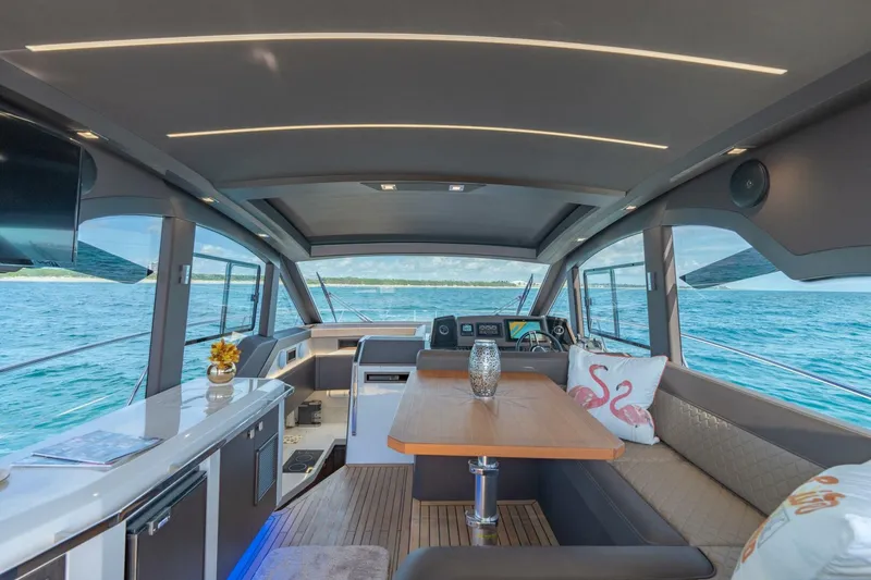 Slide: The Image of Galeon 425 HTS 2022 - 11