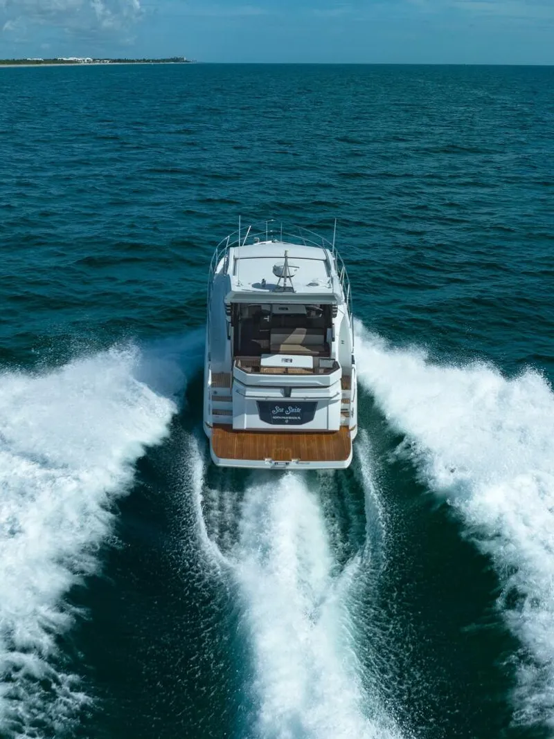 Slide: The Image of Galeon 425 HTS 2022 - 4