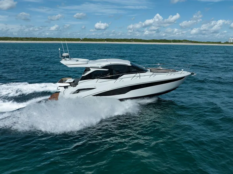 Slide: The Image of Galeon 425 HTS 2022 - 5