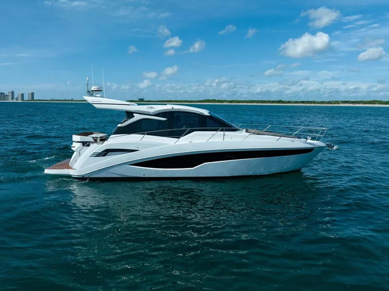 Slide: The Image of Galeon 425 HTS 2022 - 7