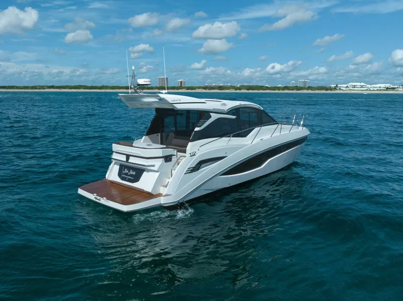 Slide: The Image of Galeon 425 HTS 2022 - 8