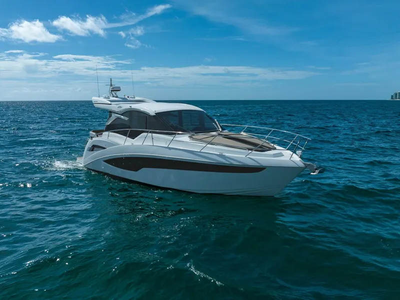 Slide: The Image of Galeon 425 HTS 2022 - 9