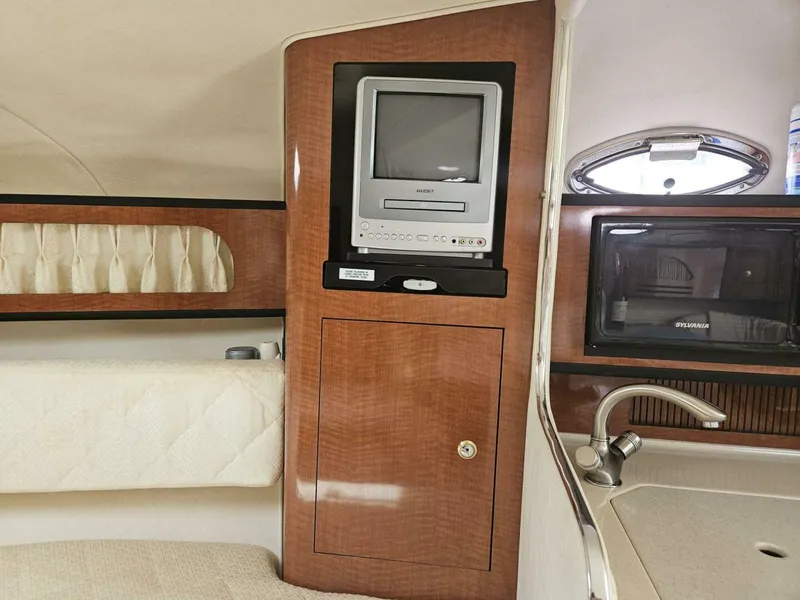 Slide: The Image of Sea Ray 2004 - 19