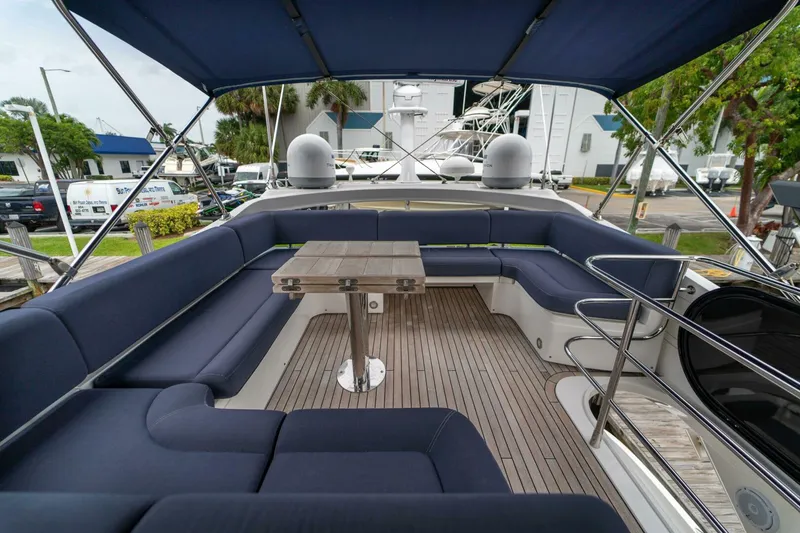 Slide: The Image of Sunseeker 2016 - 10