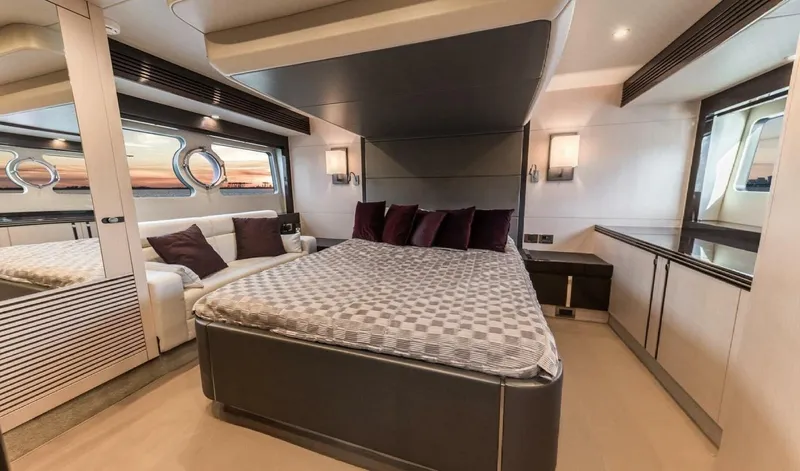 Slide: The Image of Sunseeker 2016 - 16