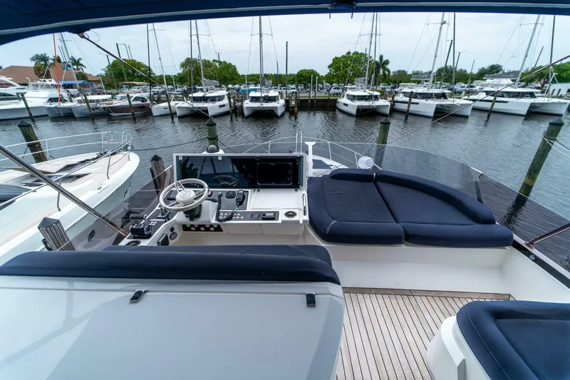 Slide: The Image of Sunseeker 2016 - 21