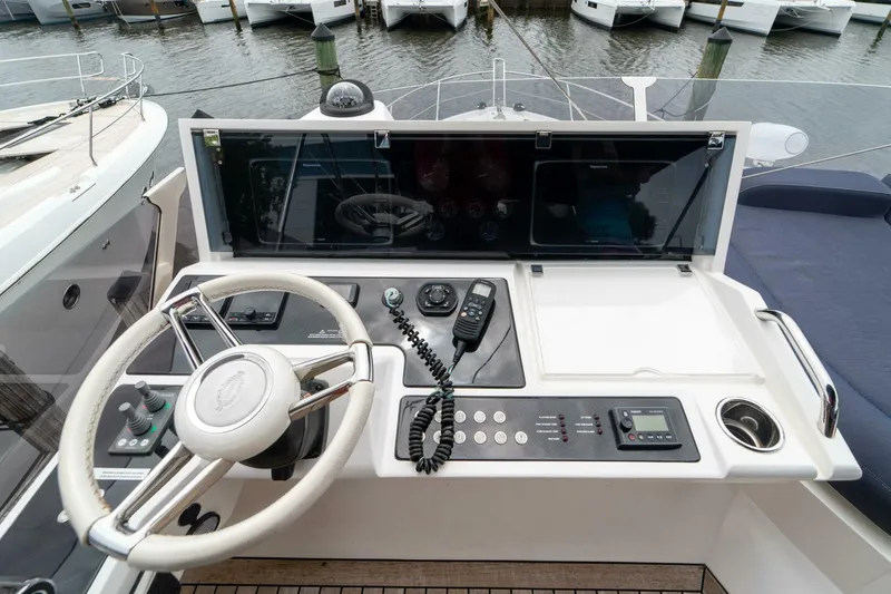 Slide: The Image of Sunseeker 2016 - 22