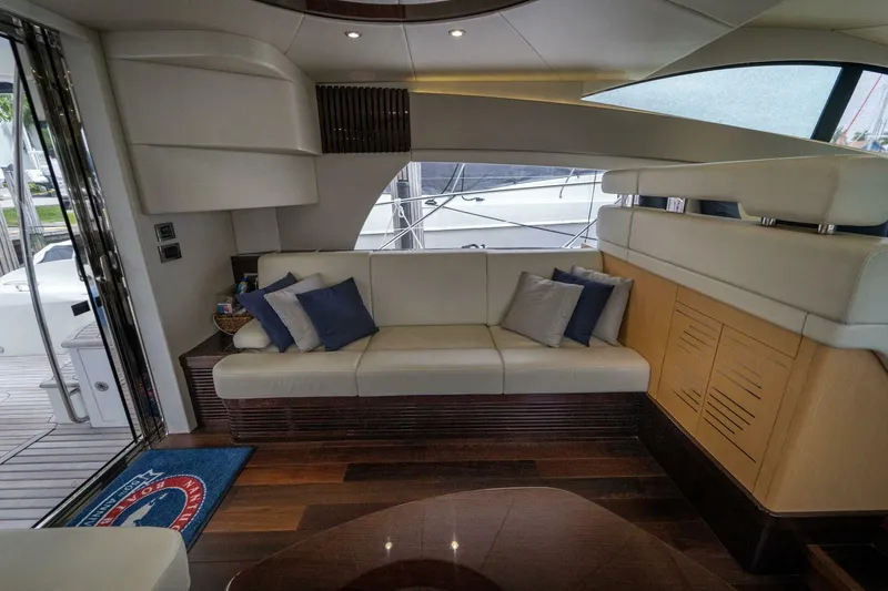 Slide: The Image of Sunseeker 2016 - 24