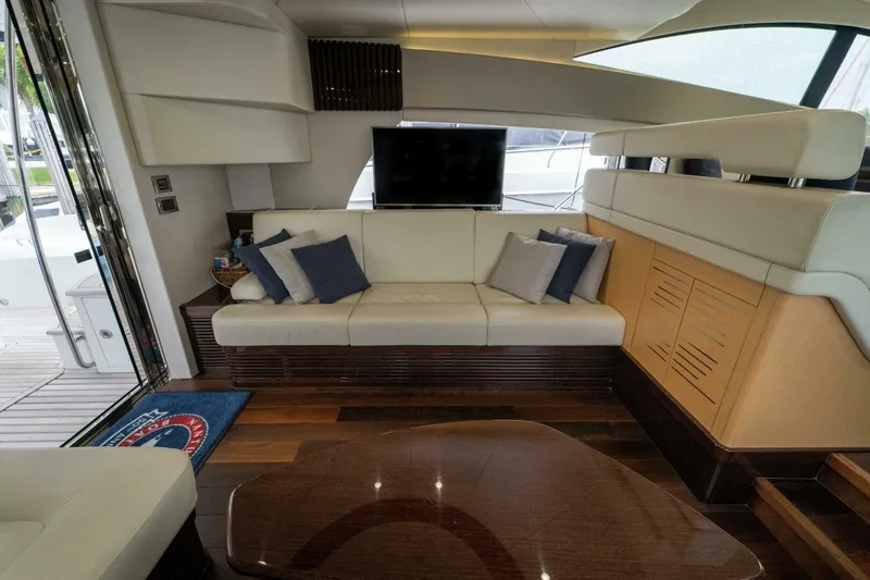 Slide: The Image of Sunseeker 2016 - 25