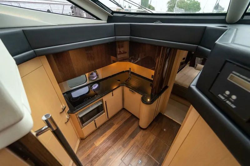 Slide: The Image of Sunseeker 2016 - 30