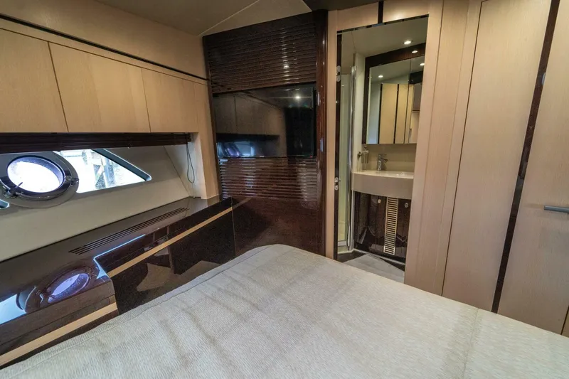 Slide: The Image of Sunseeker 2016 - 33