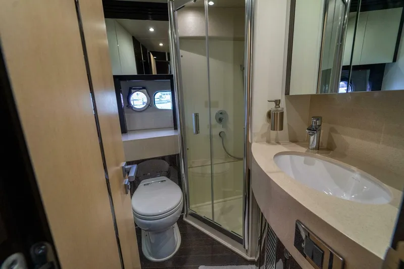 Slide: The Image of Sunseeker 2016 - 34