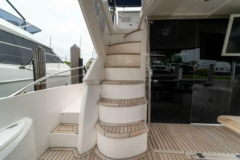 Slide: The Image of Sunseeker 2016 - 8