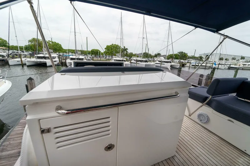 Slide: The Image of Sunseeker 2016 - 9