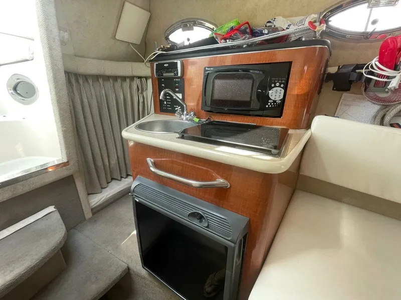 Slide: The Image of Sea Ray 240 Sundancer 2004 - 3