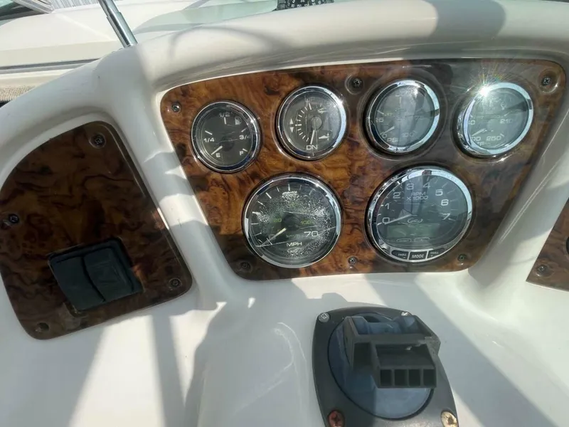 Slide: The Image of Sea Ray 240 Sundancer 2004 - 4