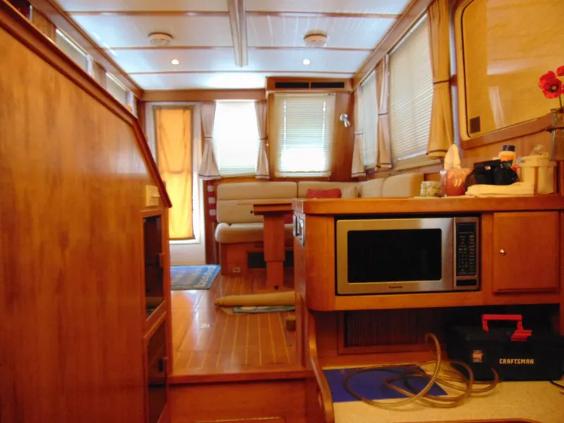 Slide: The Image of Sabre Flybridge 2004 - 13