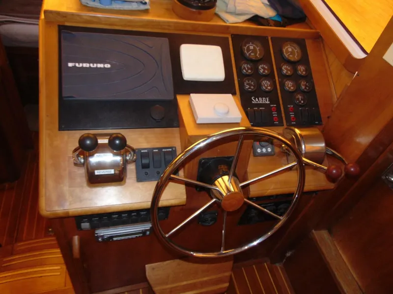 Slide: The Image of Sabre Flybridge 2004 - 14