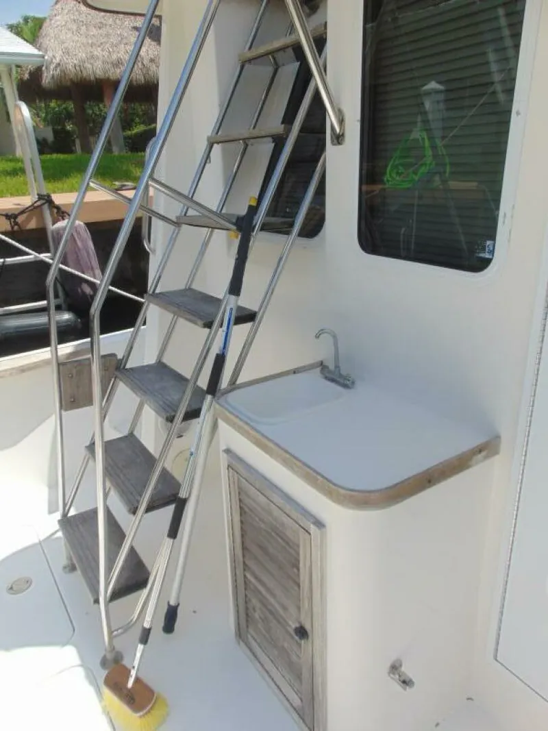Slide: The Image of Sabre Flybridge 2004 - 3