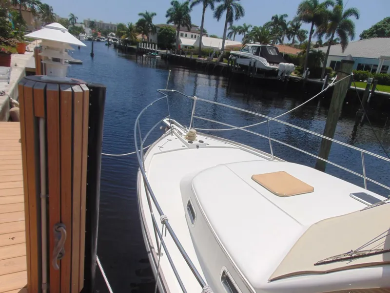 Slide: The Image of Sabre Flybridge 2004 - 5
