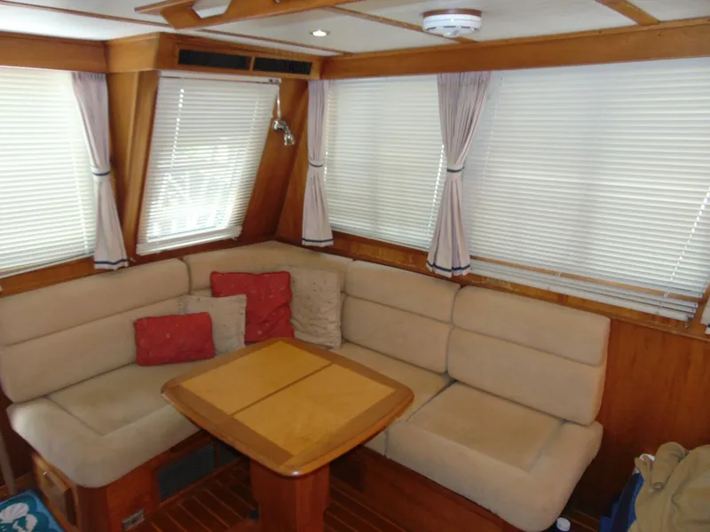 Slide: The Image of Sabre Flybridge 2004 - 9