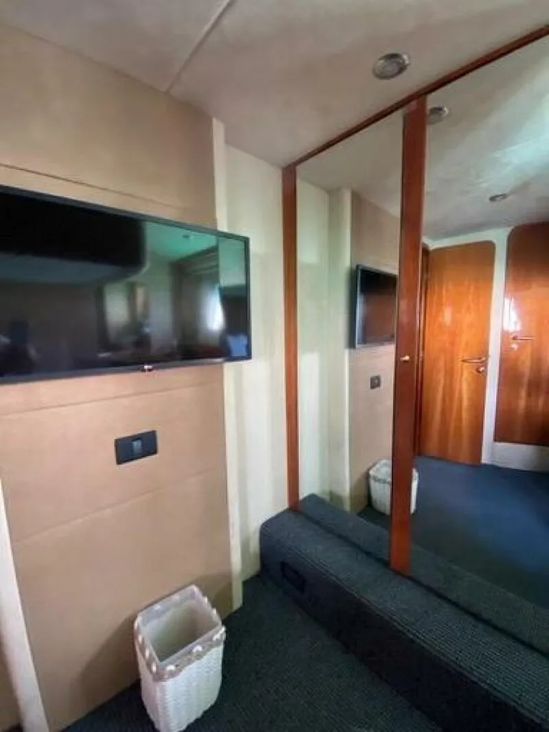 Slide: The Image of Sunseeker Manhattan 50 2006 - 31