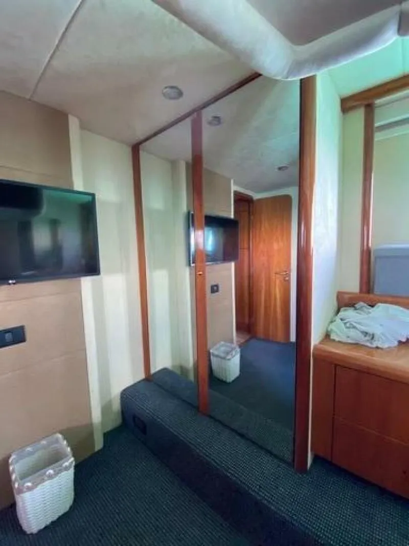 Slide: The Image of Sunseeker Manhattan 50 2006 - 32