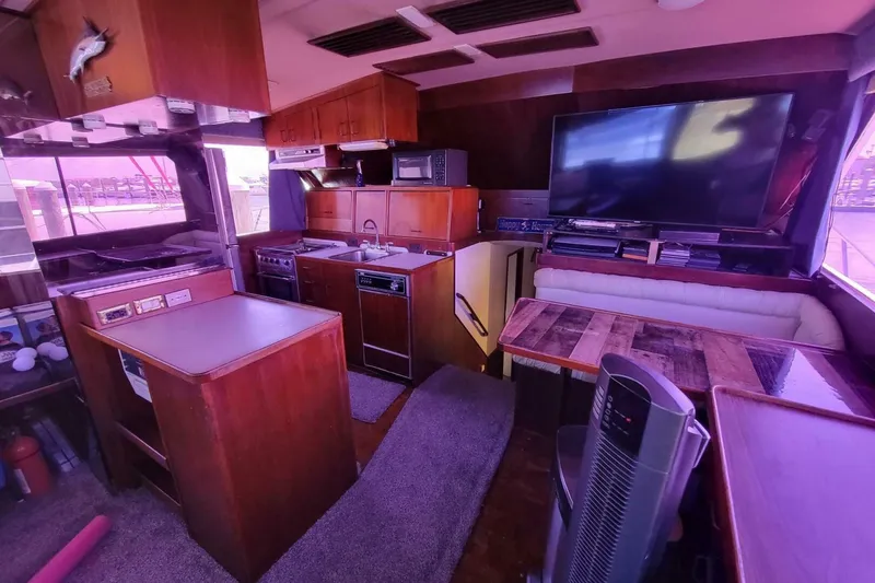 Slide: The Image of Ocean 55 Super Sport 1985 - 7