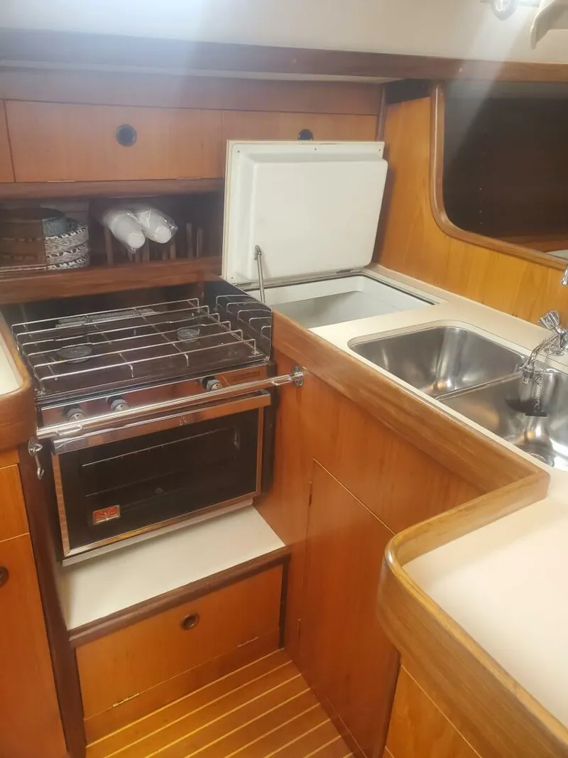 Slide: The Image of Beneteau First 375 1985 - 17