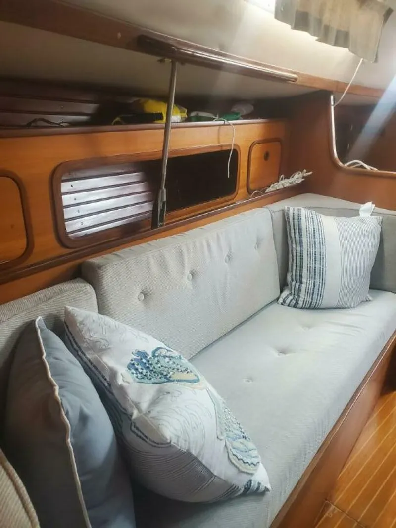 Slide: The Image of Beneteau First 375 1985 - 22