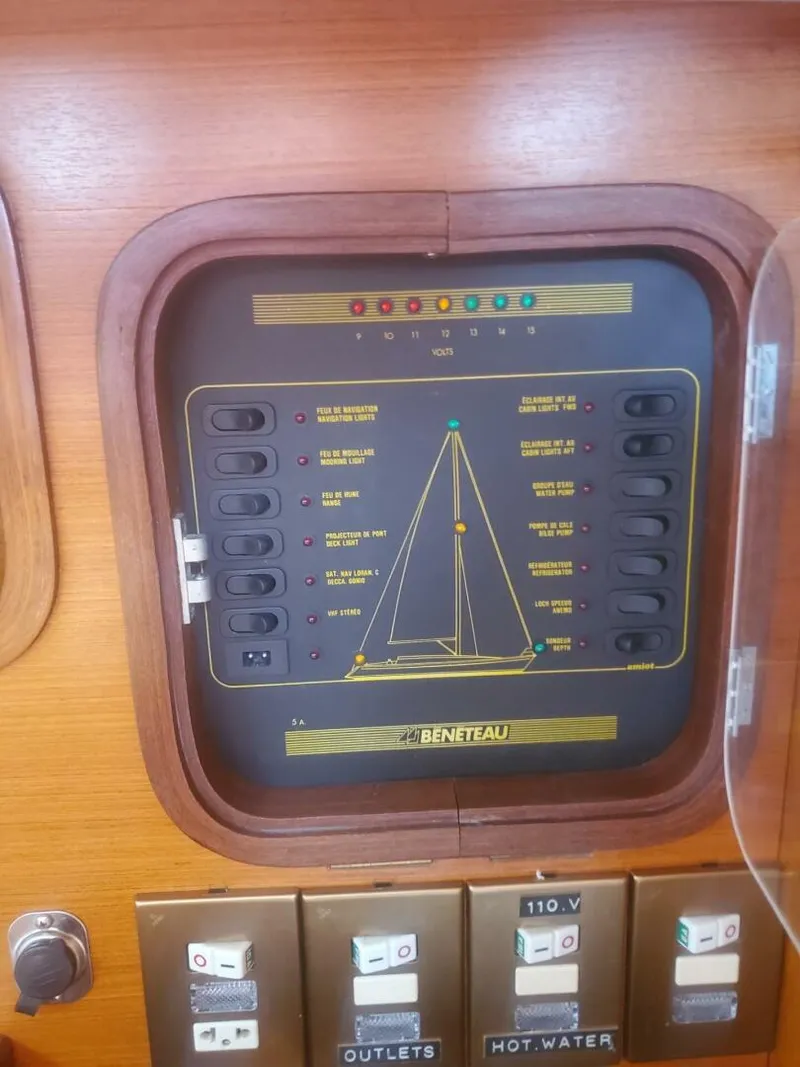Slide: The Image of Beneteau First 375 1985 - 23