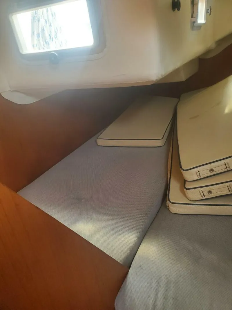 Slide: The Image of Beneteau First 375 1985 - 28