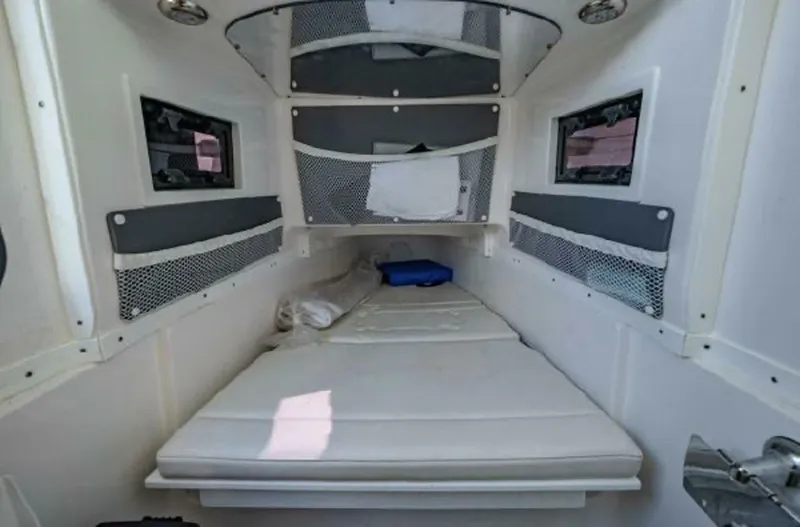Slide: The Image of Tidewater 320 CC Adventure 2020 - 12