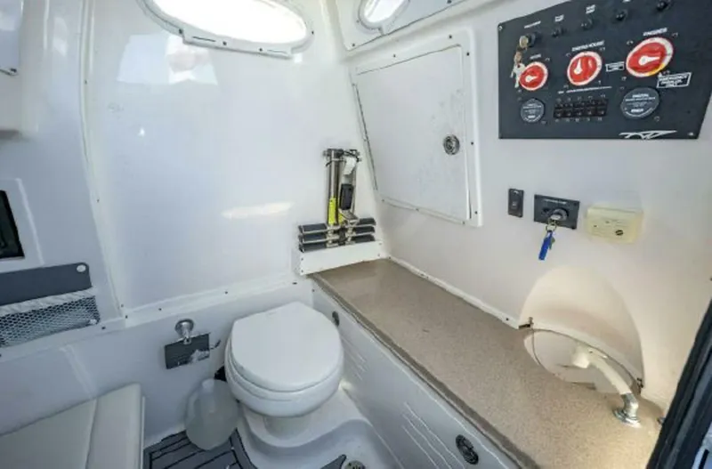 Slide: The Image of Tidewater 320 CC Adventure 2020 - 13