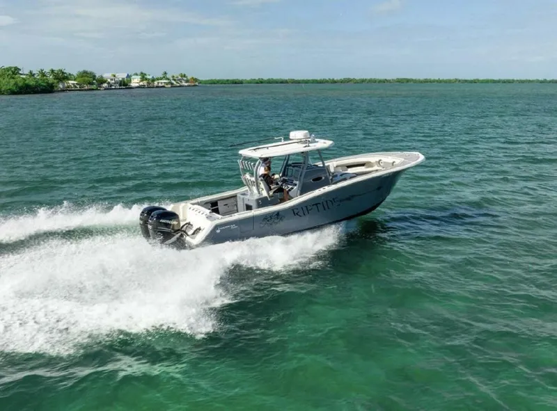 Slide: The Image of Tidewater 320 CC Adventure 2020 - 28