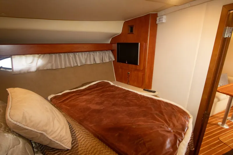 Slide: The Image of Rinker 40 Express Cruiser 2008 - 10