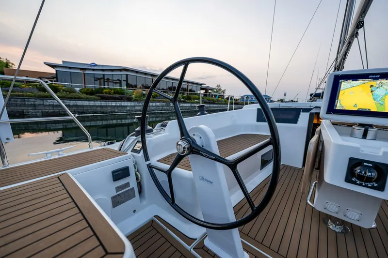 Slide: The Image of Hanse 418 2023 - 12