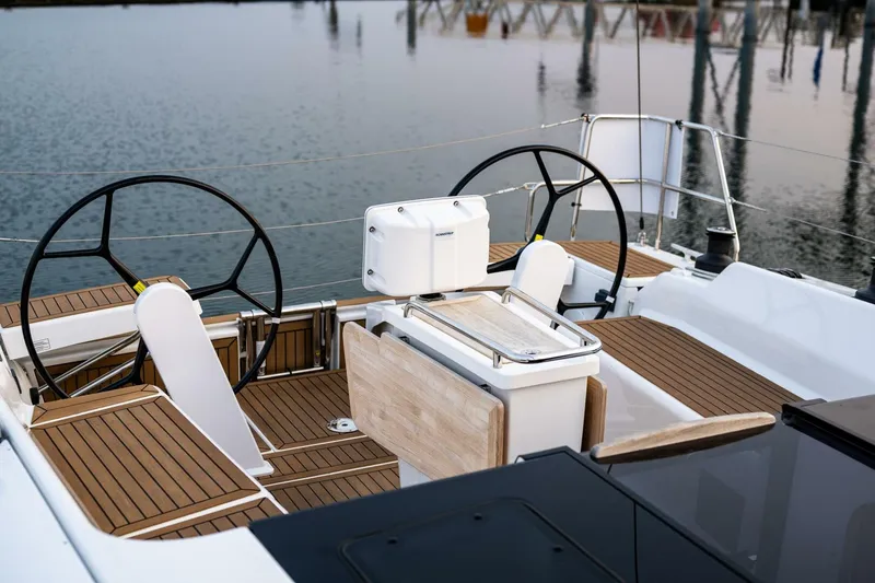 Slide: The Image of Hanse 418 2023 - 31