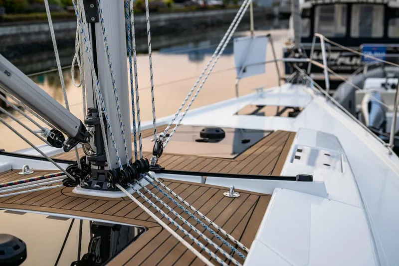Slide: The Image of Hanse 418 2023 - 36