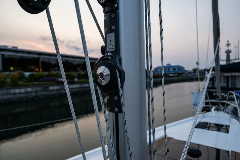 Slide: The Image of Hanse 418 2023 - 38