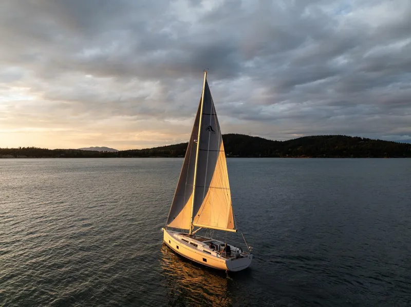 Slide: The Image of Hanse 418 2023 - 42