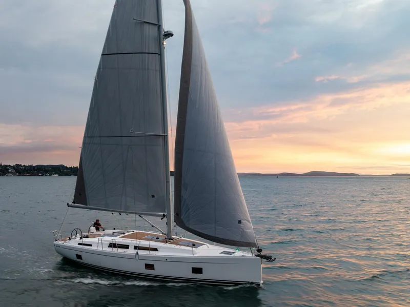 Slide: The Image of Hanse 418 2023 - 7
