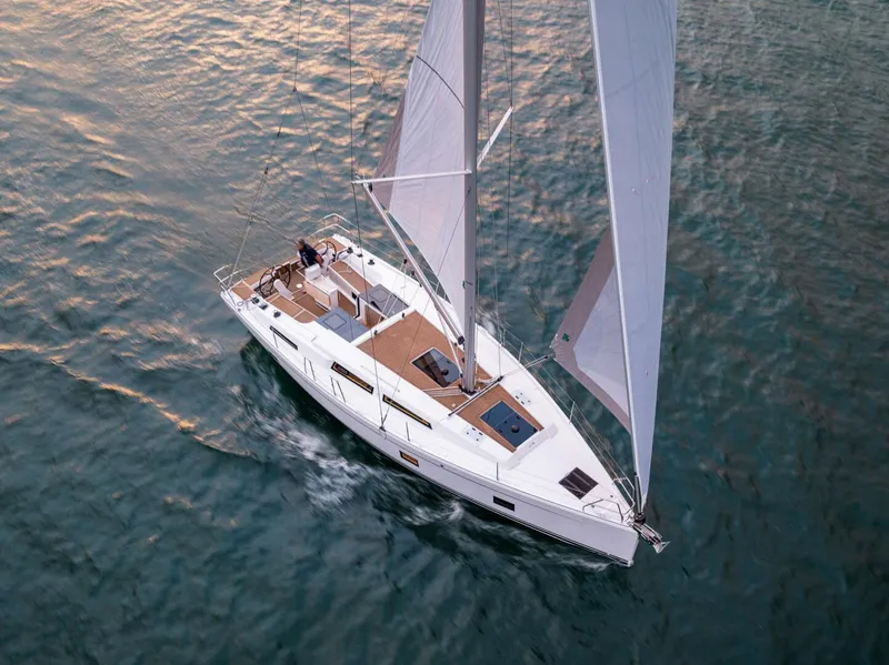 Slide: The Image of Hanse 418 2023 - 9