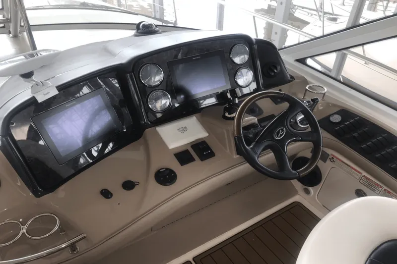 Slide: The Image of Sea Ray 52 SUNDANCER 2009 - 24