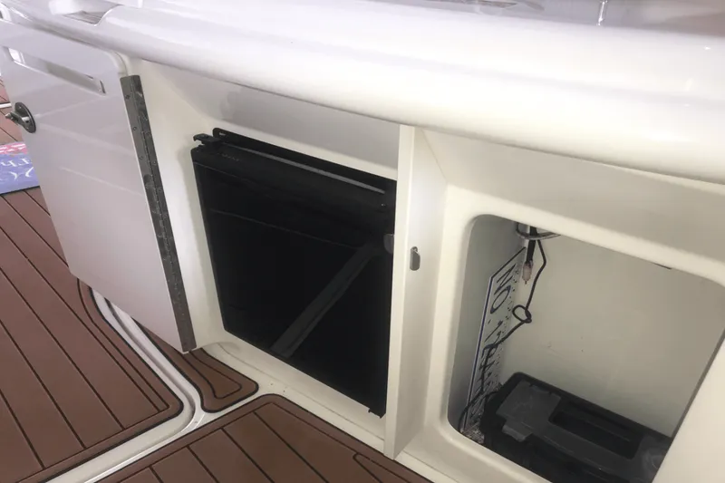 Slide: The Image of Sea Ray 52 SUNDANCER 2009 - 25